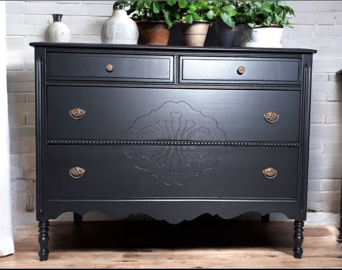 Dresser- Vintage