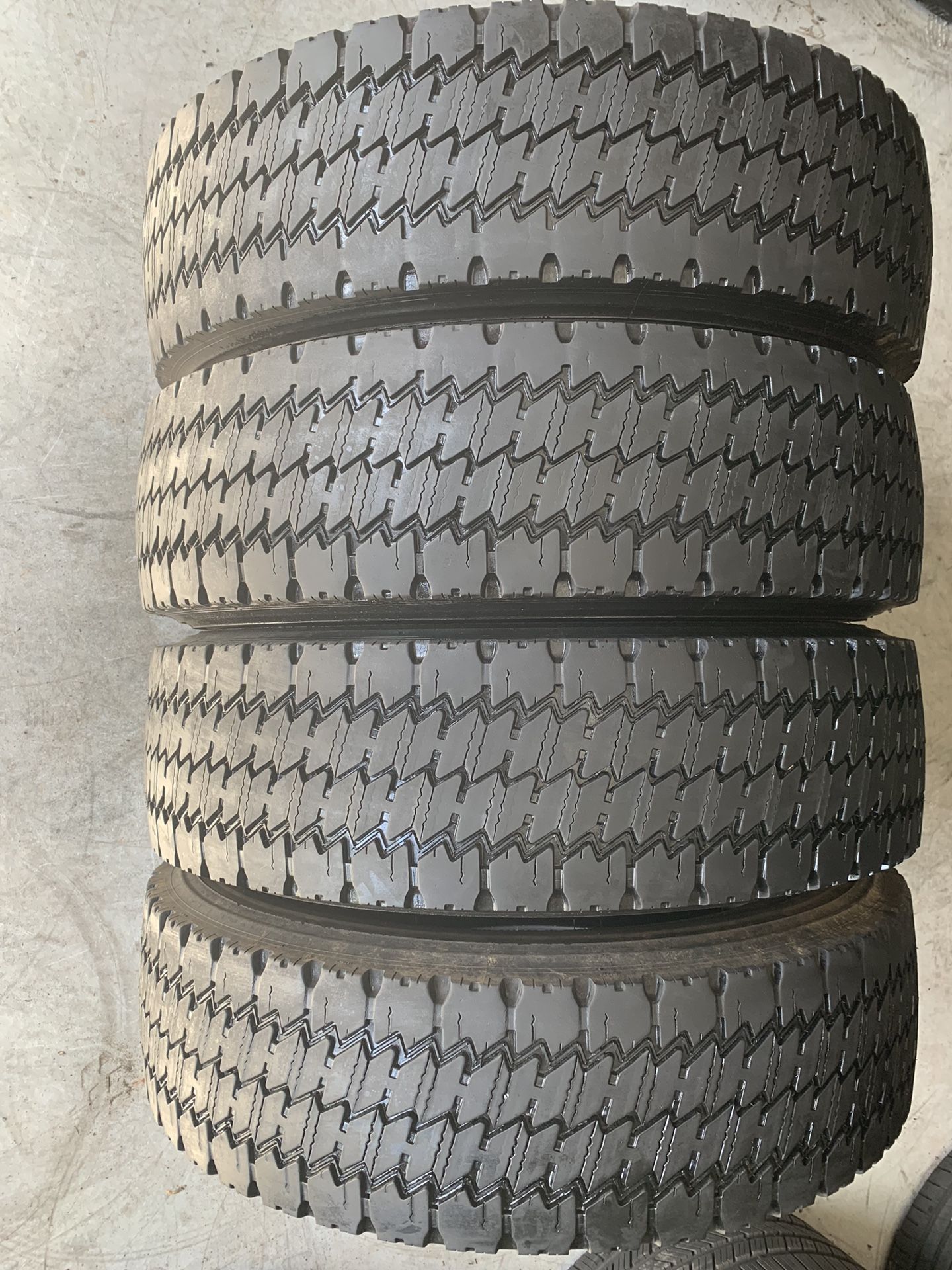 Set of used tires Michelin 225/70/19.5