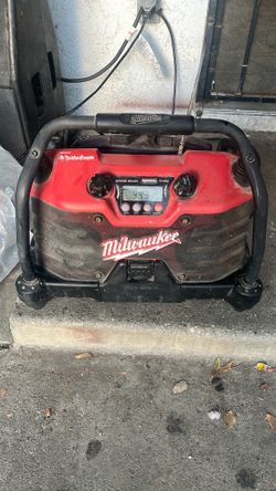 Milwaukee Job site radio