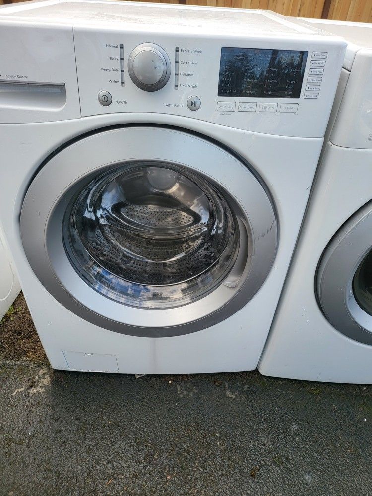 Kenmore Stackable Washer And  Lg Dryer 