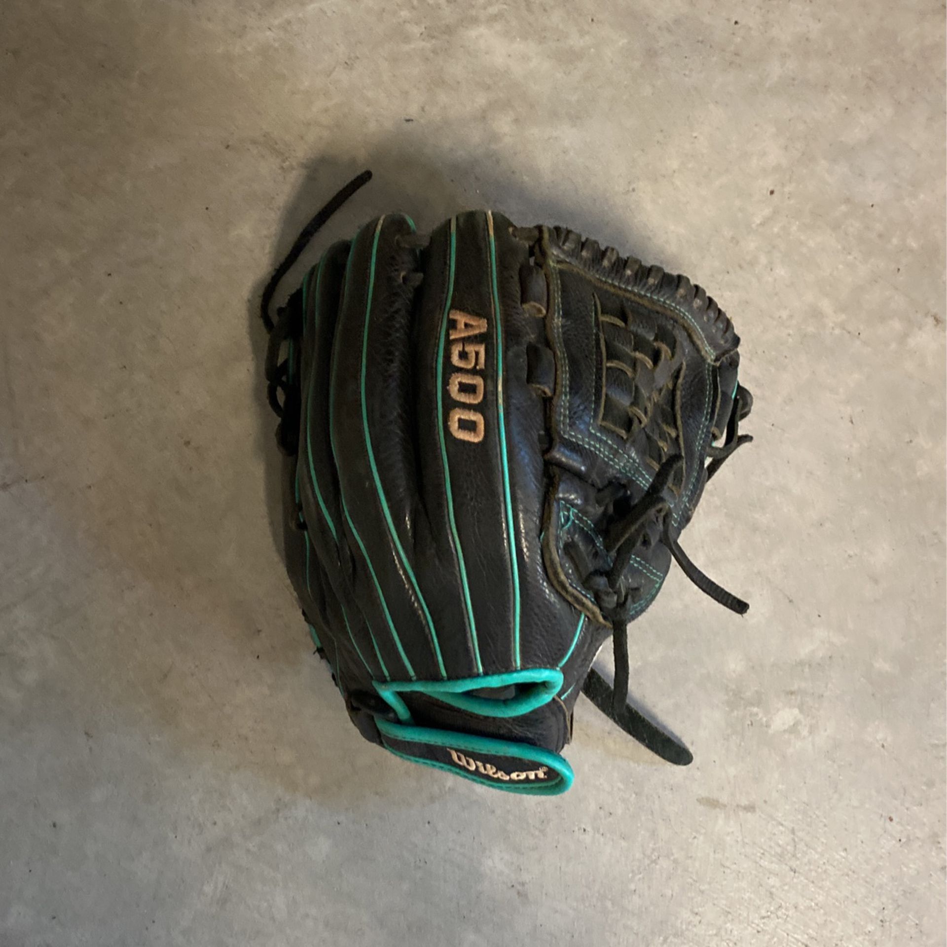 Wilson A500 Softball Glove 12”