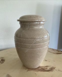 Urn