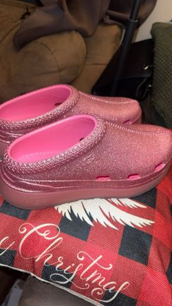 Pink Uggs Size 6 Fits Size 7