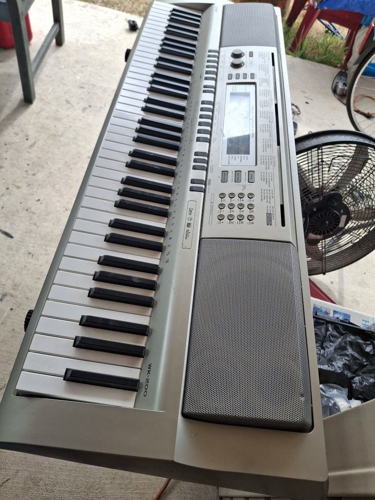 Keyboard Piano Wk200 with stand