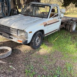 1986 Toyota Pick Up Parts Out