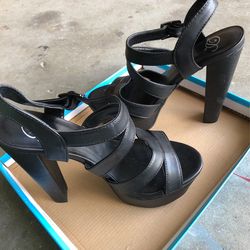 Black Heals. New In Box. Reduced.