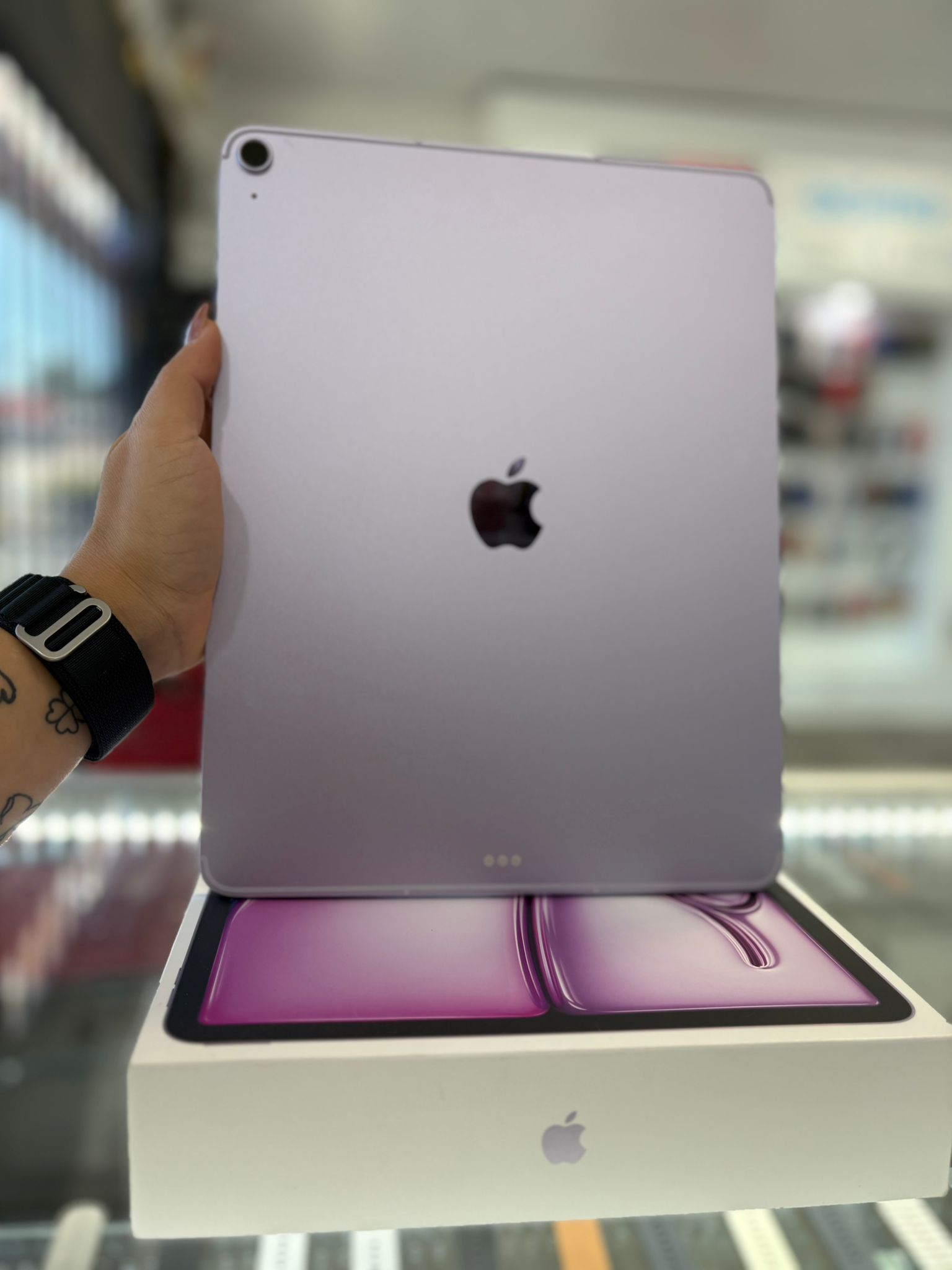 iPad Air M3 13 Inch Cell