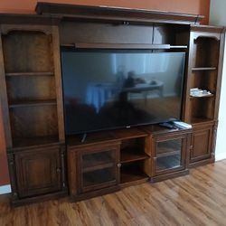Tv Stand And Tv 