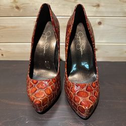 Brand new Jessica Simpson pumps size 35 1/2 or 5 1/2