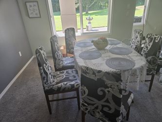 Solid Wood Dining Table With Two Leafs.