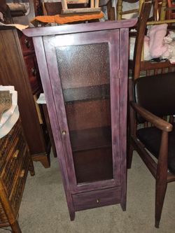 Curio cabinet / tower