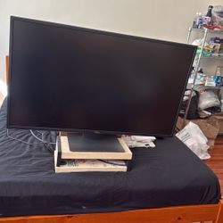 Dell P4317Q 42” Monitor - $500 OBO