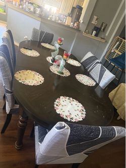 Dinnig table