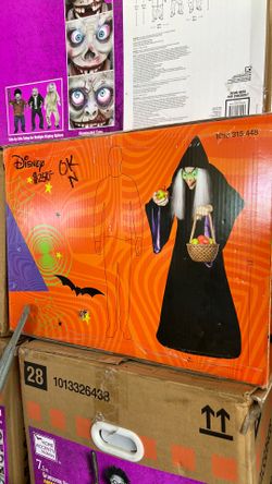 New 5.5ft Animated LED evil queen (2available