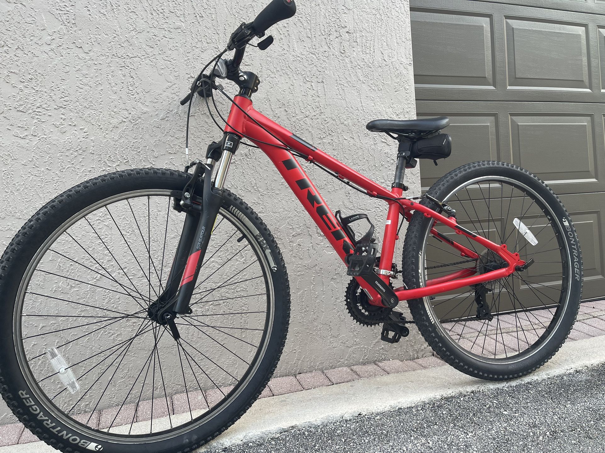 Trek Marlin 4 Mountain Bike Black & Red XS 13.5  w 27.5 inch rims! 