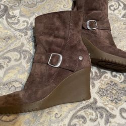 Womens Authentic UGG Boots Size 8