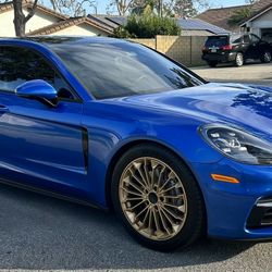 2018 Porsche Panamera 