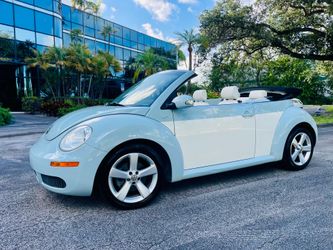 2010 Volkswagen New Beetle Convertible Final Edition