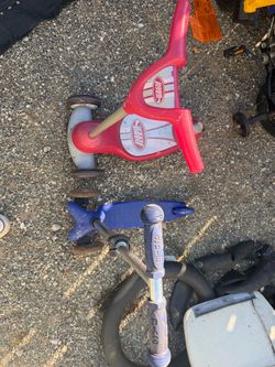 Radio Flyer Tricycle and Micro Scooter Bundle