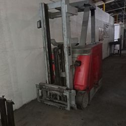 Stand Up Forklift