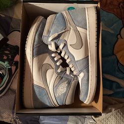 jordan 1 size 9.5 hyper royal