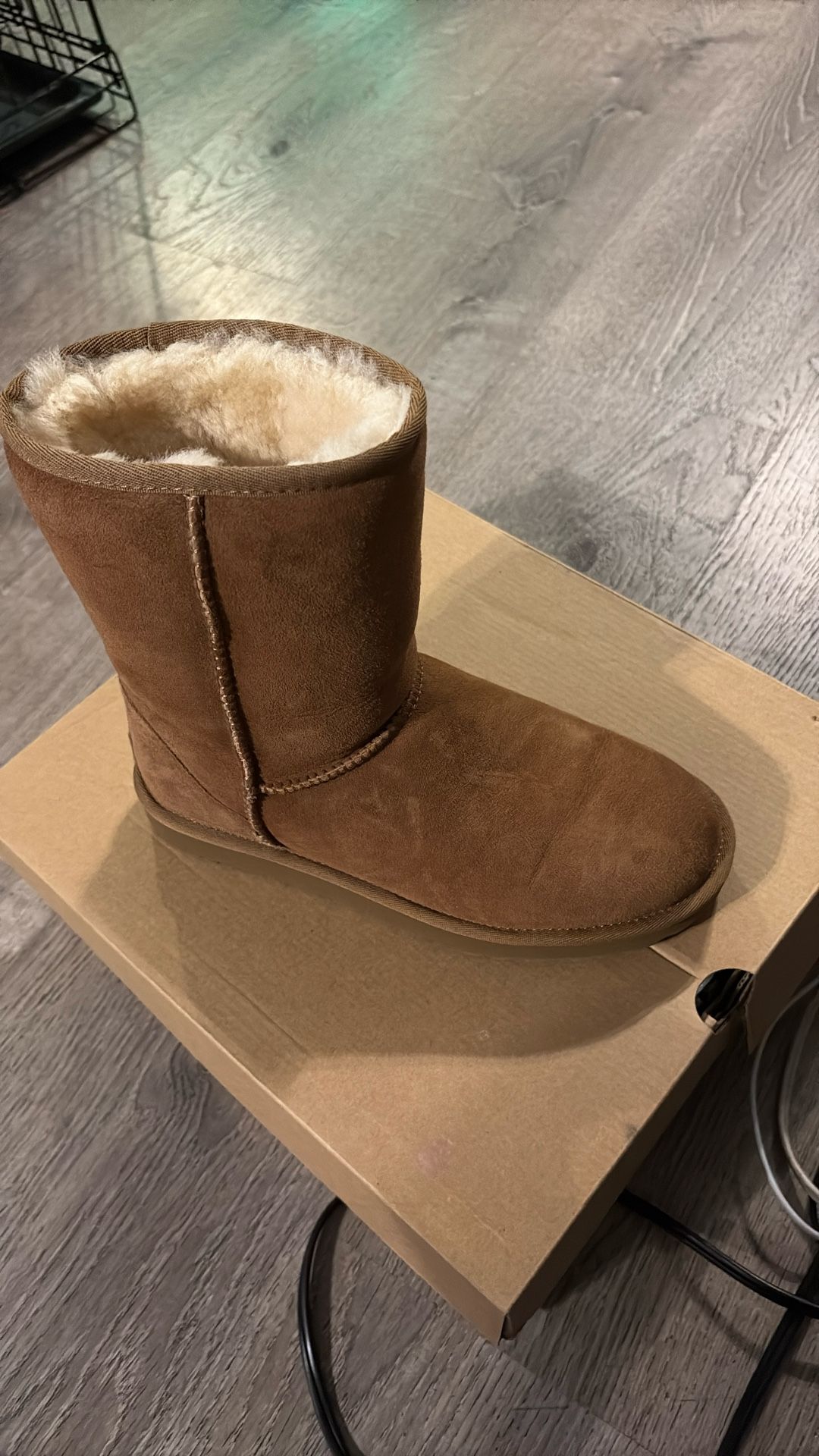 Uses Size 7 Tan UGG’s