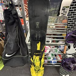 Lamar Invite 154CM Snowboard