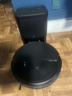 iRobot Roomba Robot Vacuum with Auto-Empty Base