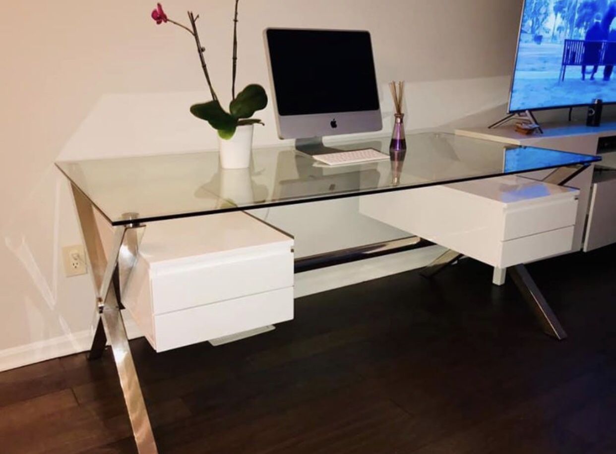 Designer Modern Large Desk. Original price $1.400