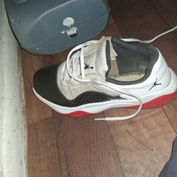 Jordan 11 Lows Size 10