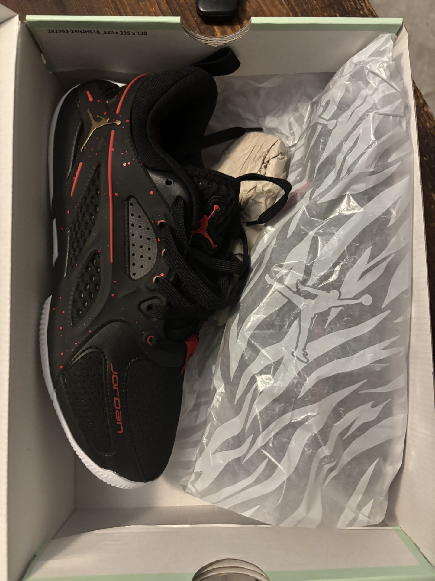 Jordan Heir (Black Red Metallic Gold)