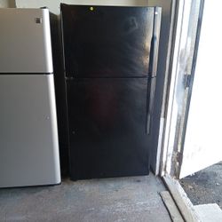 Black Friday Sales GE Black Refrigerator 