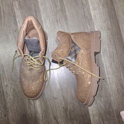 GSUWOO Boots Tan And Gold Size 8