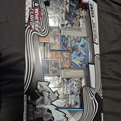  (Sealed)Unova heavy hitters collection box!