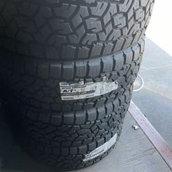 285/55/22 Toyo AT3