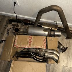 E210 2Jr Exhaust