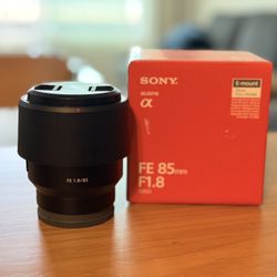 Sony FE 85mm f/1.8 Portrait Lens - Like New in Box