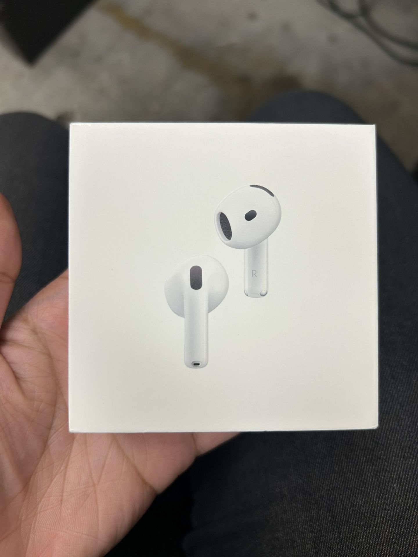 AirPod 4βs W/ Noise Cancellation