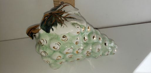 Vintage ceramic grapes decor gold & green