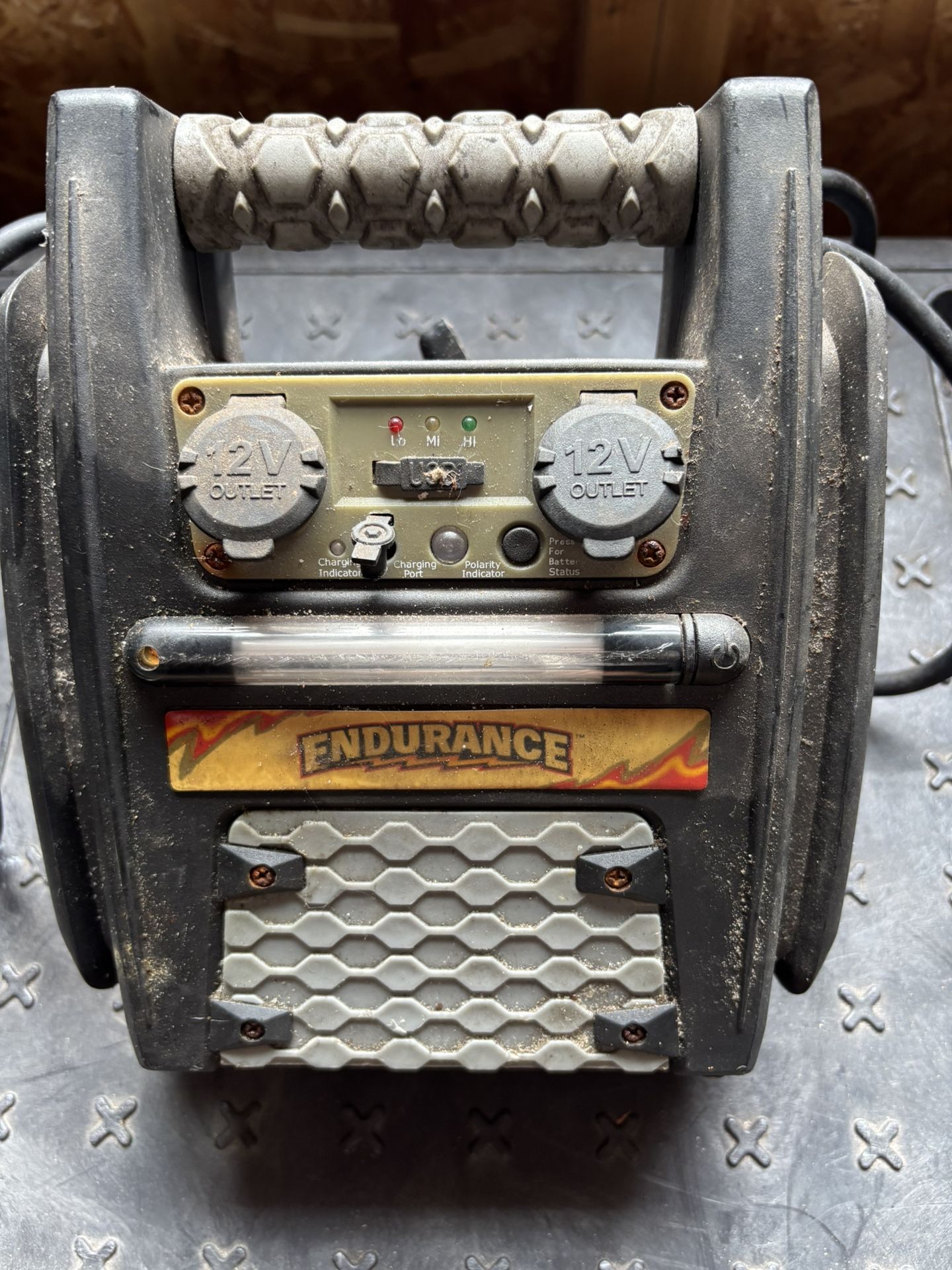 The Endurance 450 Amp Heavy Duty Jumpstart  with Rechargeable DC Power Supply