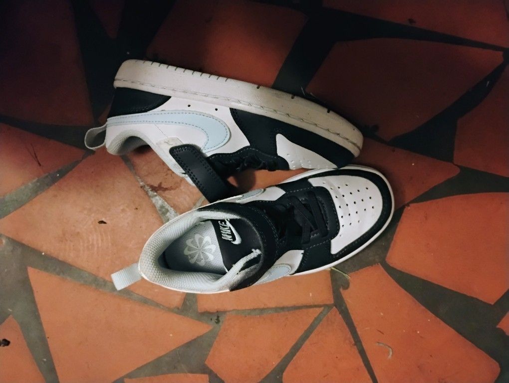 Kids Size 11c Nikes