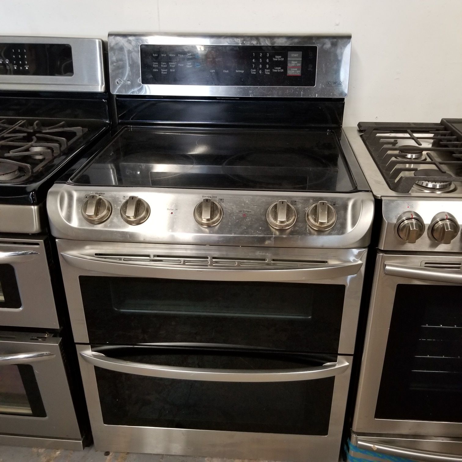 Lg electric glass top stove stainless steel double oven for Sale in San