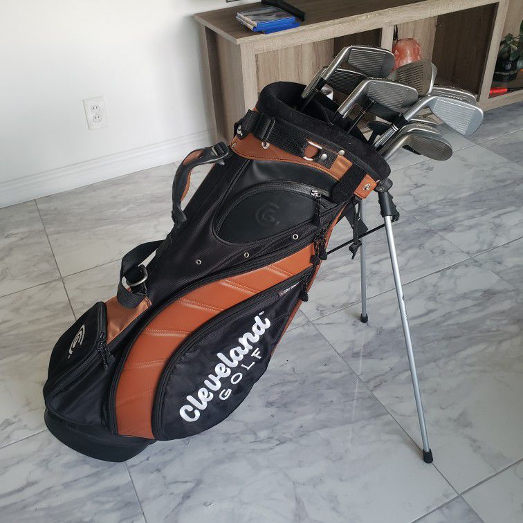 Cleveland Golf Club Iron Set with Bag