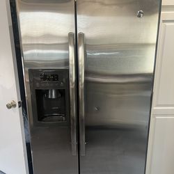 Side by side GE fridge