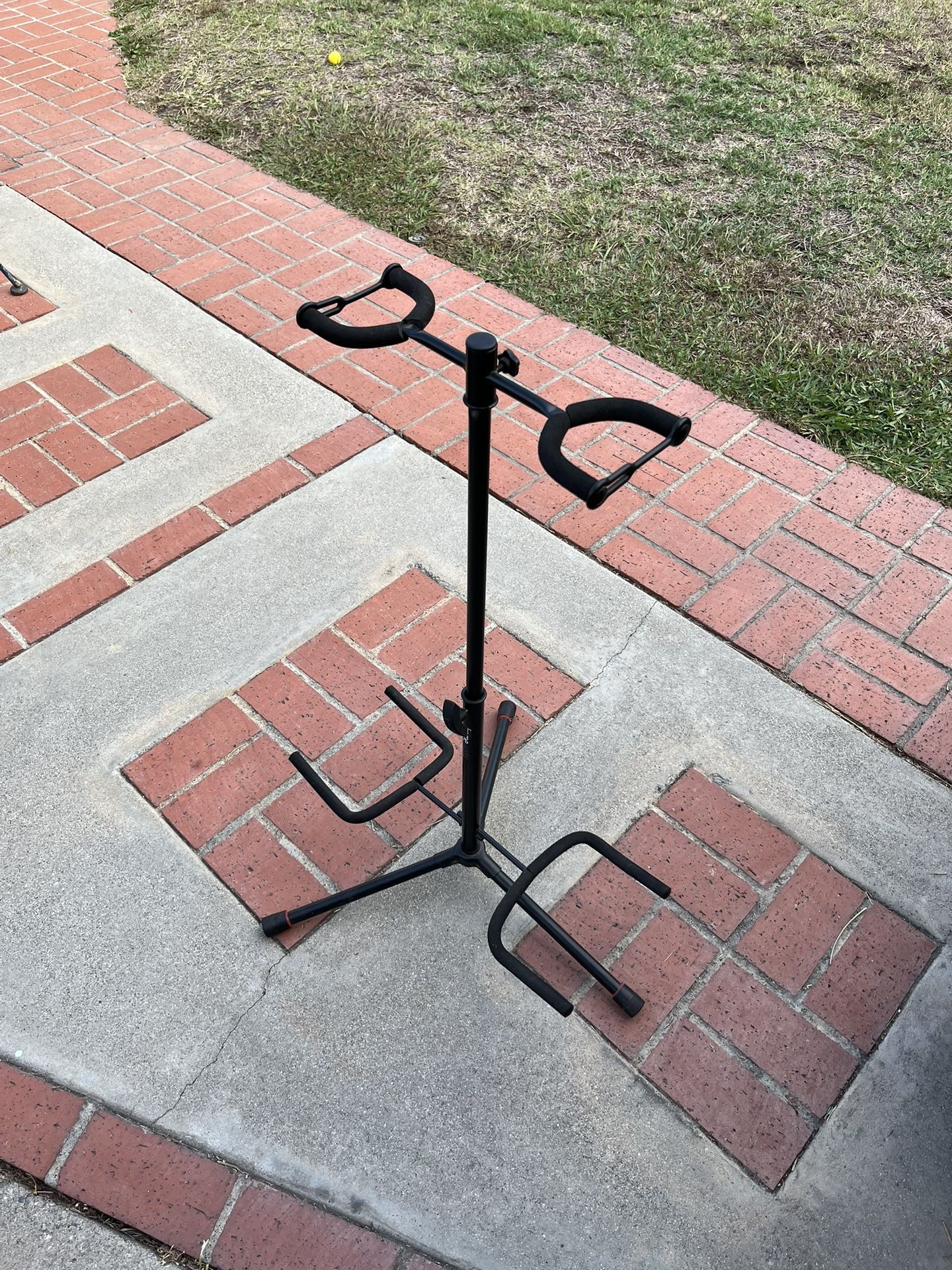 Dual Guitar Stand