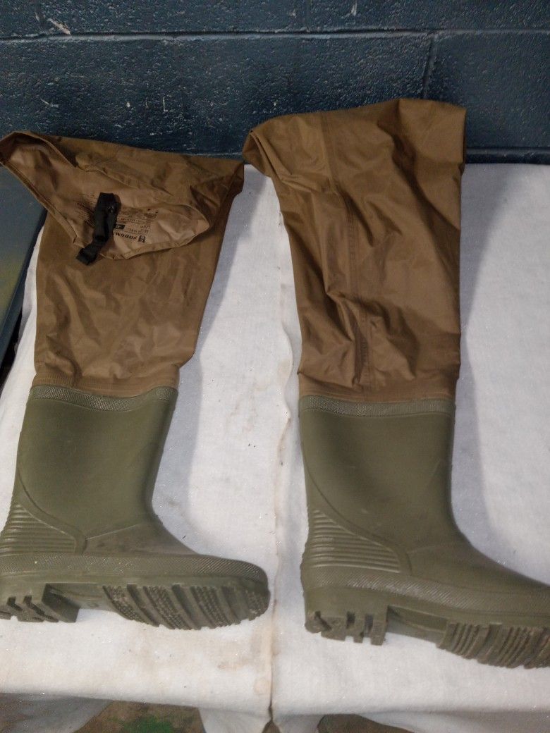 BRAND NEW Hip Waders Size 11