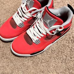 Jordan 4 Toro Bravo Original Box.