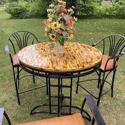 PUB TABLE 