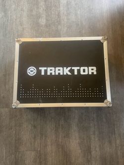 Native Instruments Traktor S4 with DJ Flight Case
