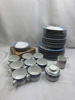 Studio Nova Medley Fine China Dinnerware Set – 42 Pieces – Excellent Condition
